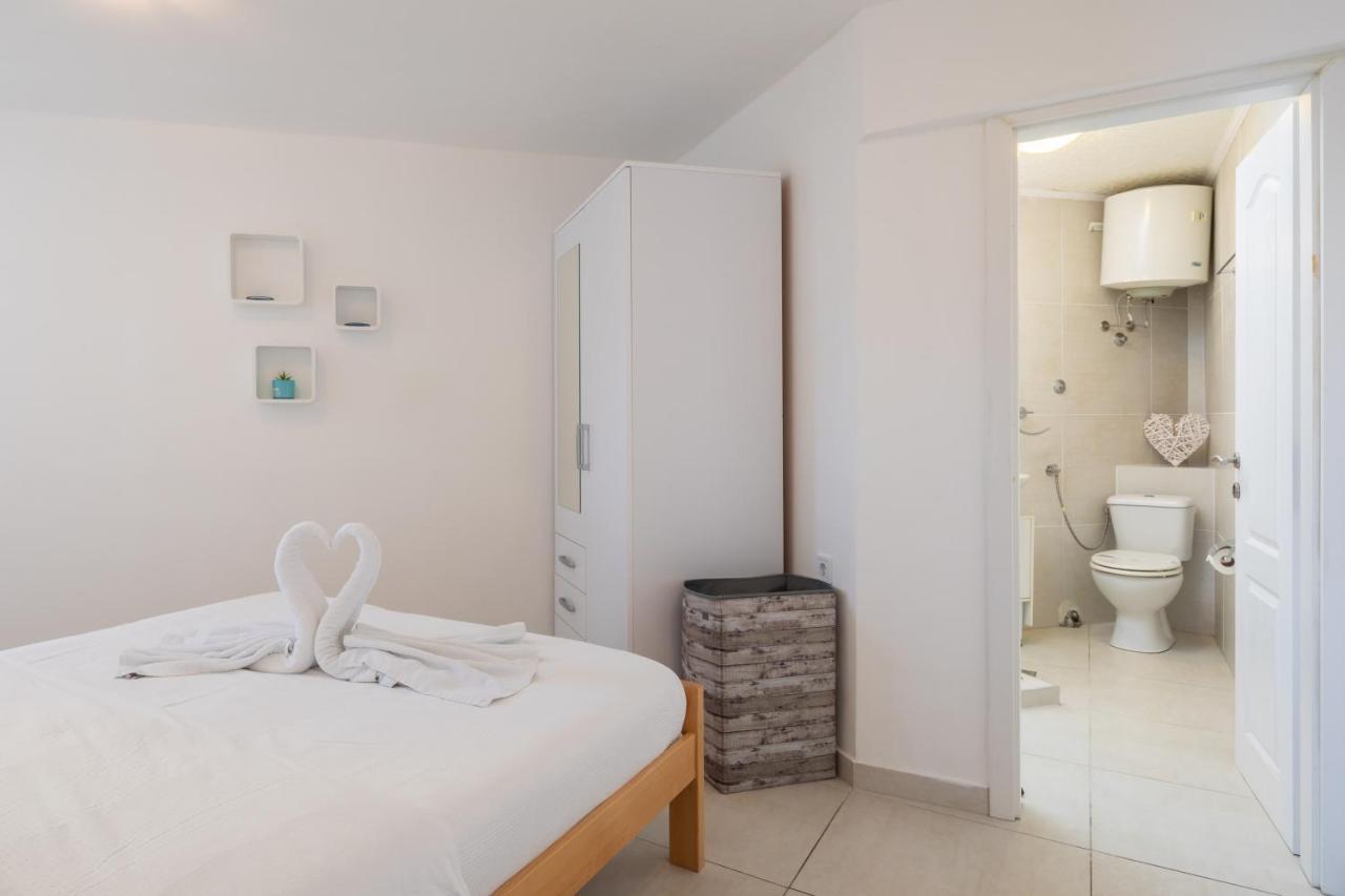Estella Villa Apartments Рогозниця Екстер'єр фото