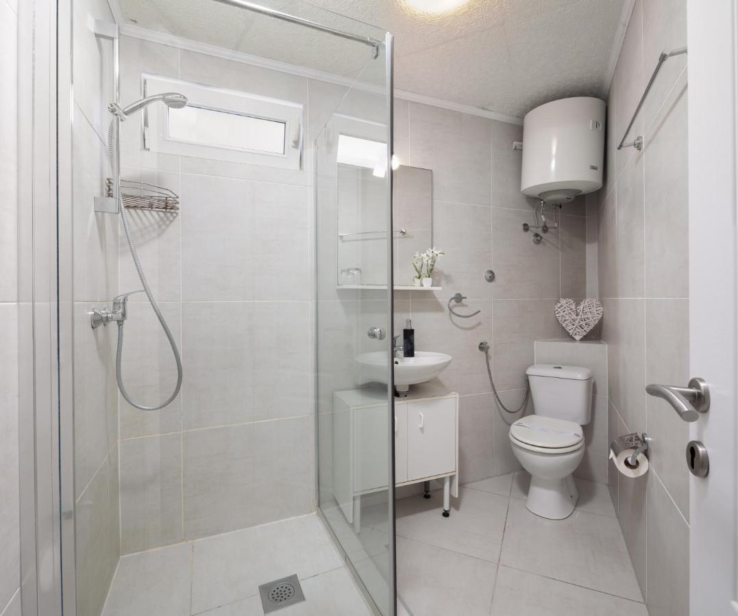 Estella Villa Apartments Рогозниця Екстер'єр фото