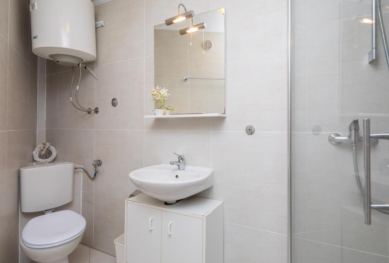 Estella Villa Apartments Рогозниця Екстер'єр фото