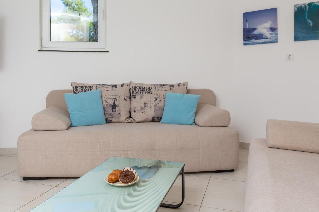 Estella Villa Apartments Рогозниця Екстер'єр фото