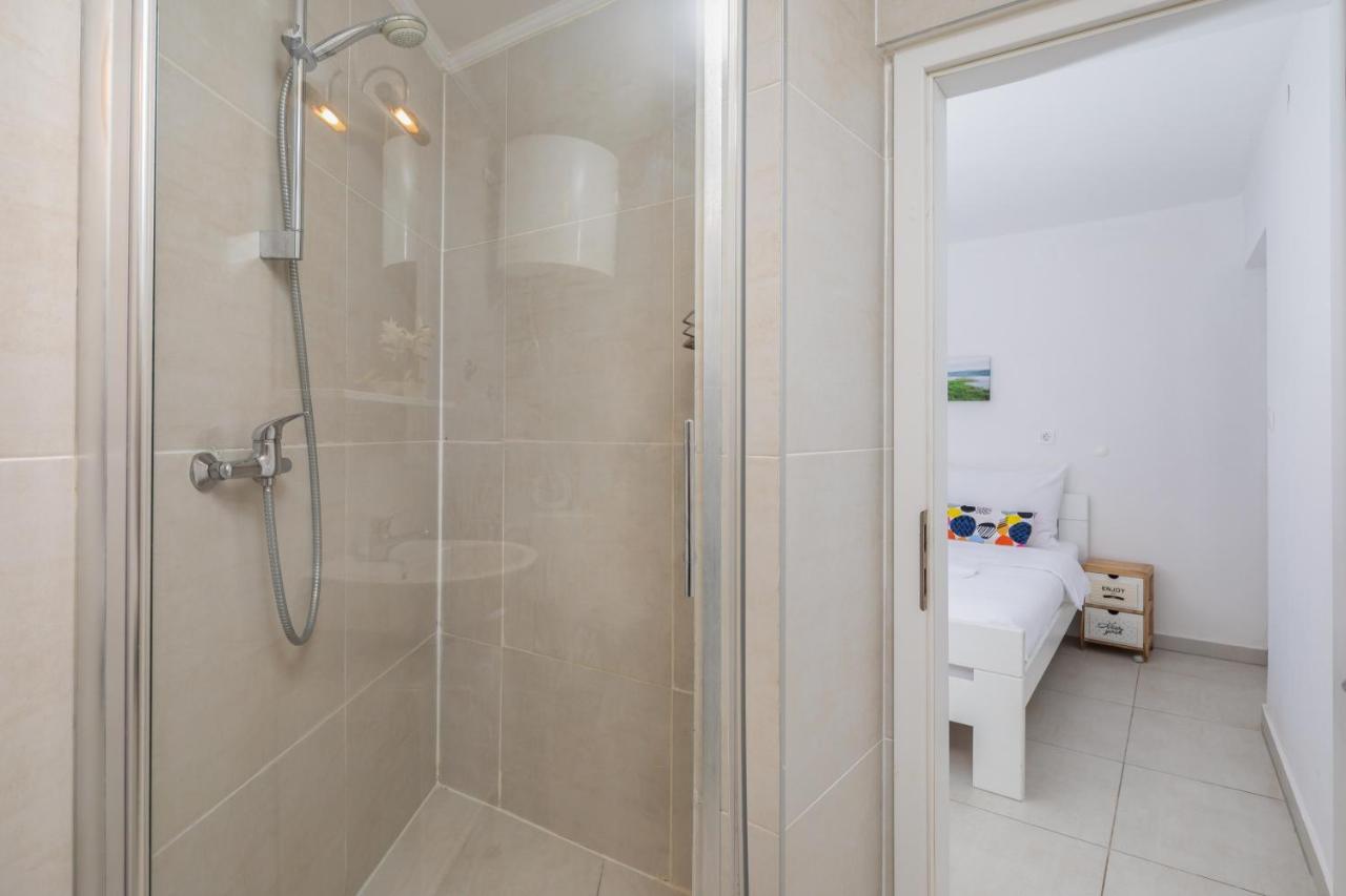 Estella Villa Apartments Рогозниця Екстер'єр фото